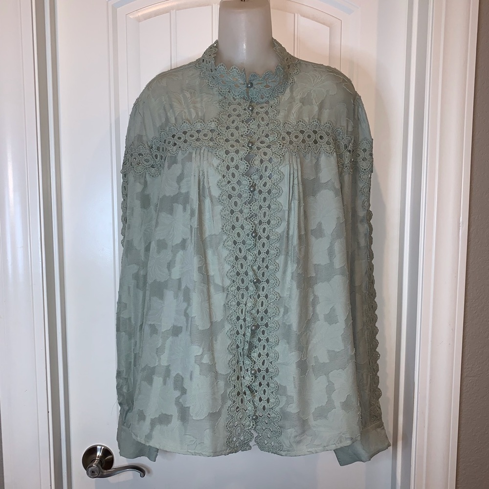 Simplee Plus Plus Size Sage Colored Top NWT